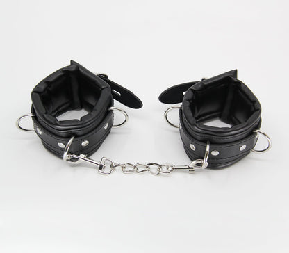 Berlin Baby - Padded Cuffs - Black - divasdenau